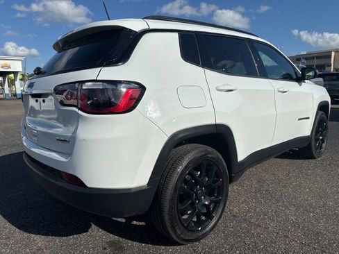 Used 2025 Jeep Compass Latitude w/ Convenience Group image 6