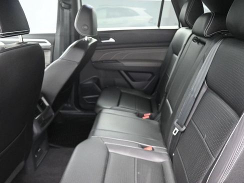 Used 2023 Volkswagen Atlas Cross Sport SEL R-Line AWD/4WD image 10