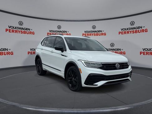 Used 2022 Volkswagen Tiguan SE R-Line AWD/4WD image 2