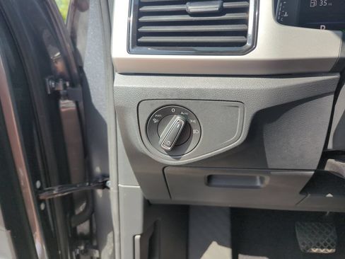 Used 2023 Volkswagen Atlas SE w/ Panoramic Sunroof Package FWD image 20