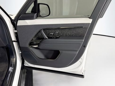 Used 2025 Land Rover Range Rover Sport Autobiography AWD/4WD image 25