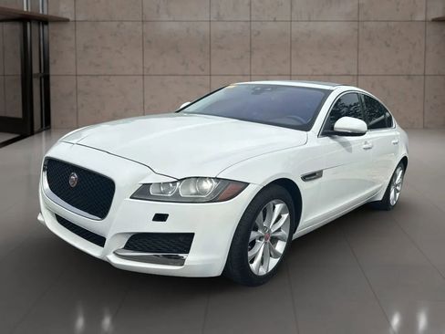 Used 2017 Jaguar XF Premium RWD image 36