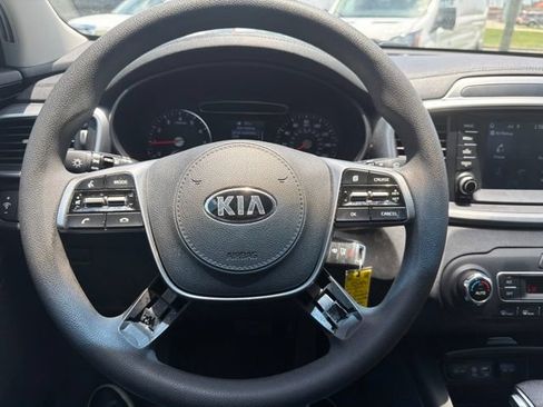 Used 2019 Kia Sorento FWD V6 image 17