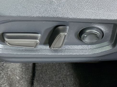 Used 2024 Toyota Tundra Limited image 13