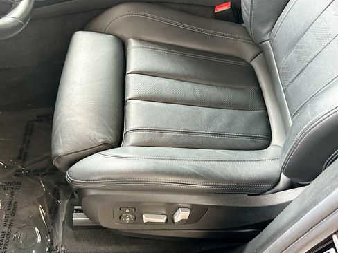 Used 2022 BMW X5 sDrive40i w/ M Sport Package RWD image 19