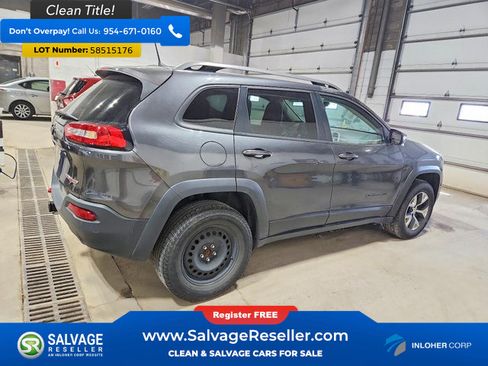 Used 2016 Jeep Cherokee Trailhawk w/ Leather Interior Group AWD/4WD image 4