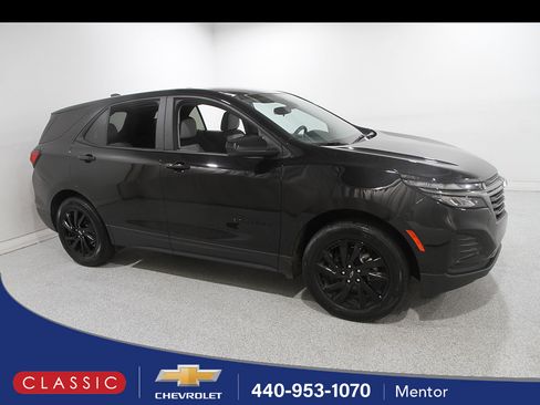 Used 2024 Chevrolet Equinox LS w/ LS Convenience Package AWD/4WD image 1