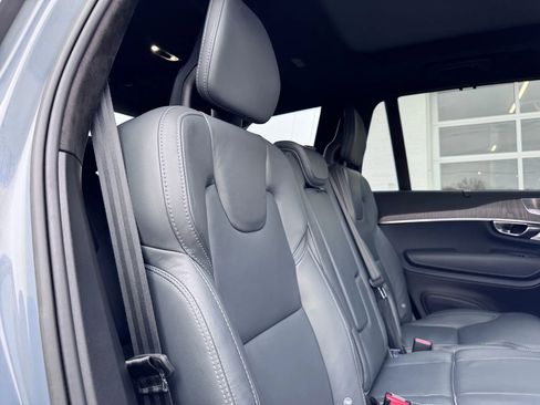 Used 2022 Volvo XC90 T6 Inscription w/ Lounge Package image 9