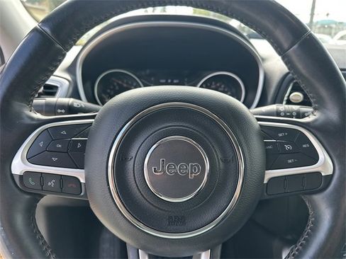 Used 2018 Jeep Compass Latitude w/ Cold Weather Group image 16