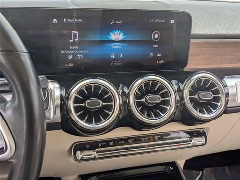 Used 2023 Mercedes-Benz GLB 250 4MATIC image 14