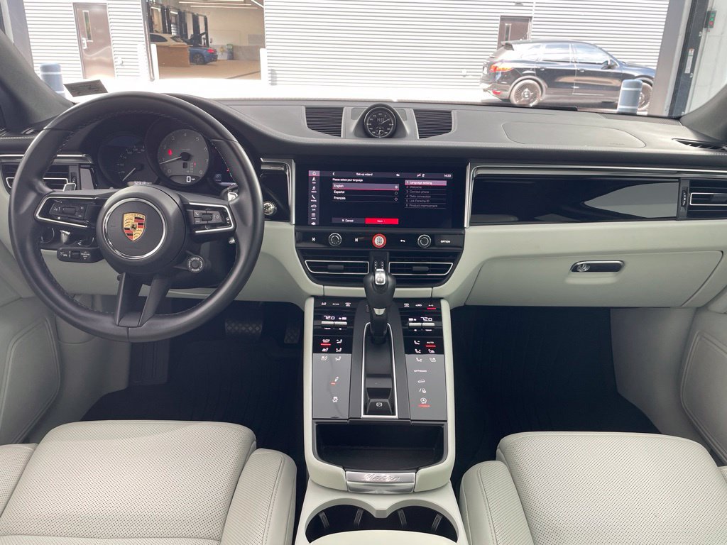 Used 2023 Porsche Macan S AWD/4WD image 19
