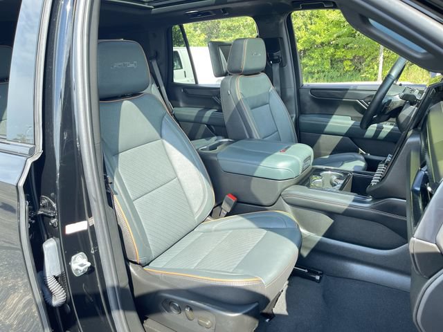 Used 2025 GMC Yukon AT4 w/ AT4 Premium Plus Package AWD/4WD image 29