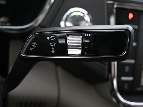 Used 2017 Lincoln Continental Reserve w/ Technology Package image 36