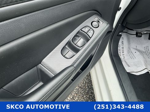 Used 2025 Nissan Altima 2.5 SV FWD image 22