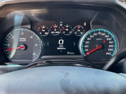Used 2019 Chevrolet Suburban Premier w/ Premier Plus Edition AWD/4WD image 12