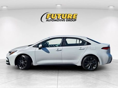 Certified 2024 Toyota Corolla SE FWD image 9