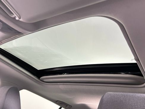 Used 2021 Toyota RAV4 XLE image 30