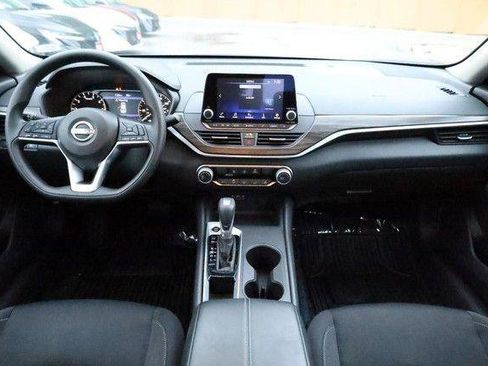 Certified 2025 Nissan Altima 2.5 SV FWD image 19