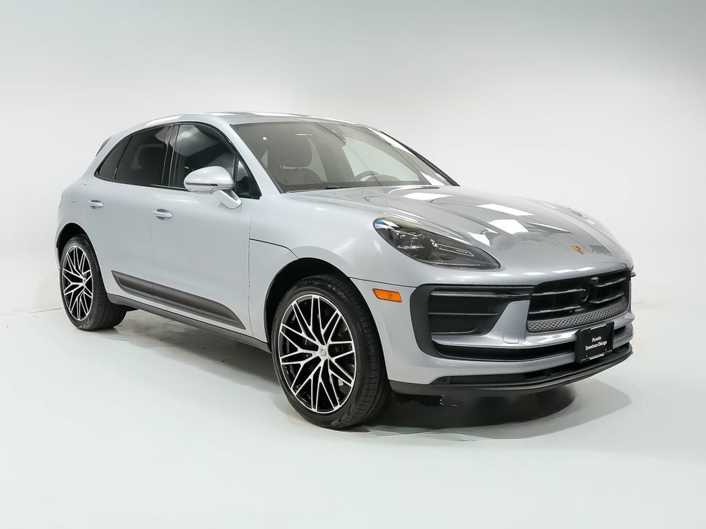 Certified 2026 Porsche Macan AWD/4WD image 7