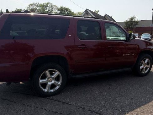 Used 2007 Chevrolet Suburban LT w/ LT Preferred Equipment Group AWD/4WD image 6
