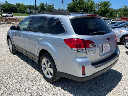 Used 2013 Subaru Outback 2.5i Limited AWD/4WD image 3