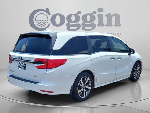 Used 2021 Honda Odyssey Touring image 5