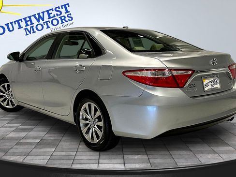 Used 2016 Toyota Camry XLE w/ Moonroof Package image 4