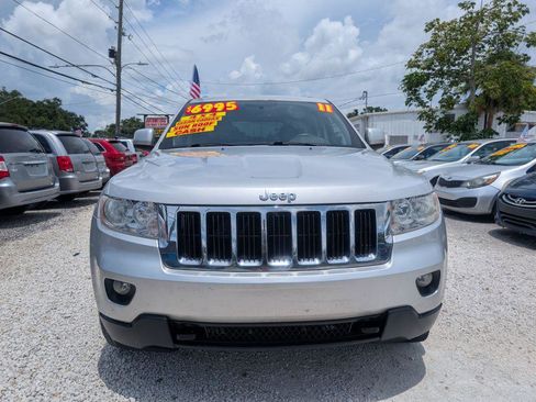 Used 2011 Jeep Grand Cherokee Laredo image 2