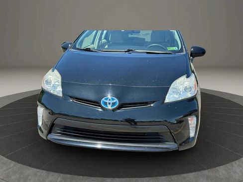 Used 2015 Toyota Prius Two FWD image 3