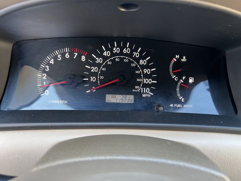 Used 2006 Toyota Corolla LE w/ Audio Value Pkg FWD image 26