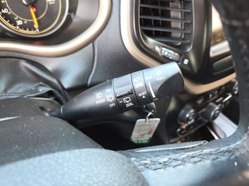 Used 2017 Jeep Cherokee Latitude w/ Cold Weather Group image 53