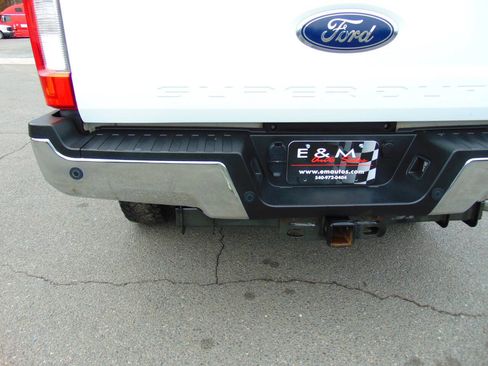 Used 2017 Ford F250 XLT w/ XLT Premium Package image 31