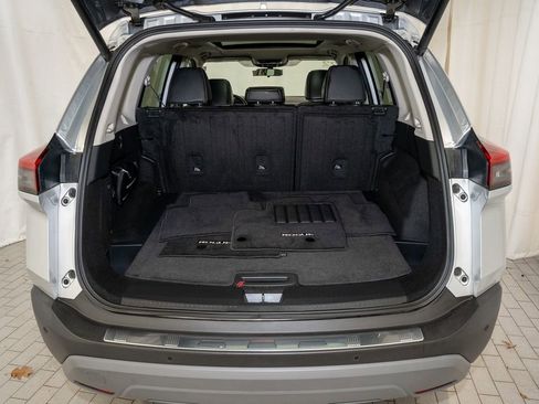 Used 2022 Nissan Rogue SV w/ SV Premium Package image 6