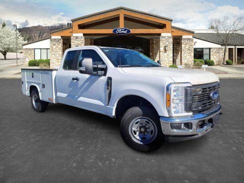 New 2023 Ford F250 XL w/ XL Chrome Package image 1
