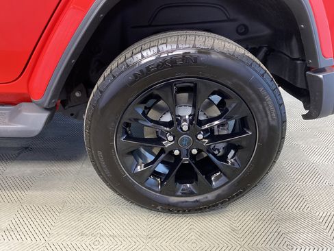 Certified 2025 Jeep Wrangler Sahara image 30