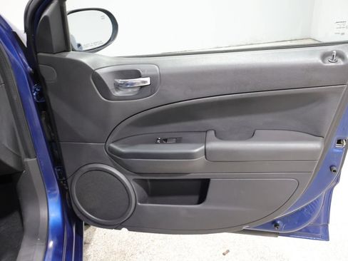 Used 2010 Dodge Caliber SXT FWD image 22