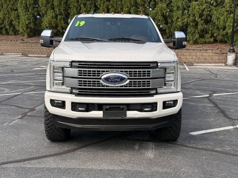 Used 2019 Ford F250 Platinum w/ Platinum Ultimate Package AWD/4WD image 9