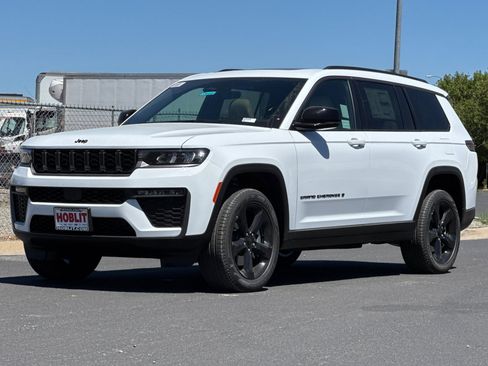 New 2026 Jeep Grand Cherokee L Limited w/ Limited Altitude Package AWD/4WD image 7