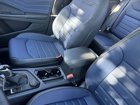 New 2026 Volkswagen Taos SEL image 21