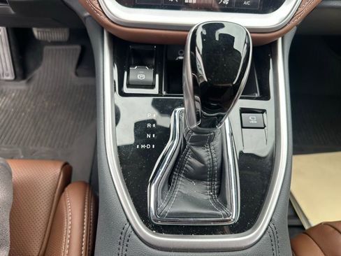 Used 2025 Subaru Outback Touring image 31