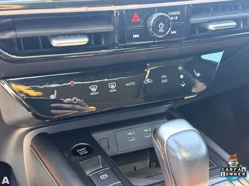Used 2025 Nissan Kicks SR w/ SR Premium Package FWD image 23