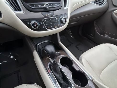 Used 2024 Chevrolet Malibu LT image 14