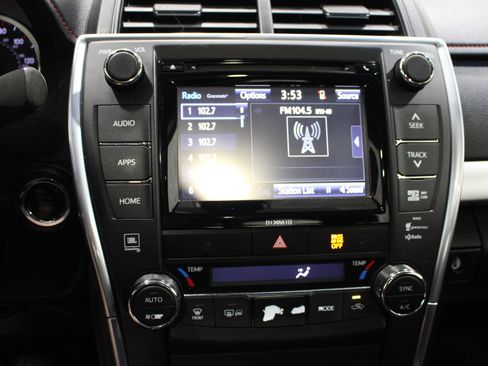 Used 2017 Toyota Camry XSE w/ Advanced Technology Package FWD image 13