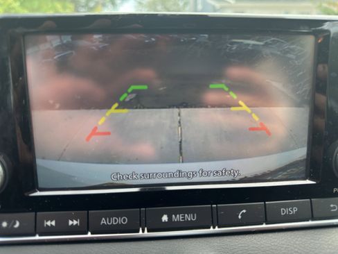 Used 2020 Nissan Sentra S image 27