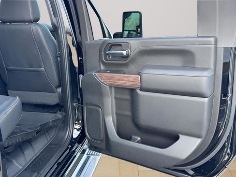 Used 2020 Chevrolet Silverado 2500 High Country image 33