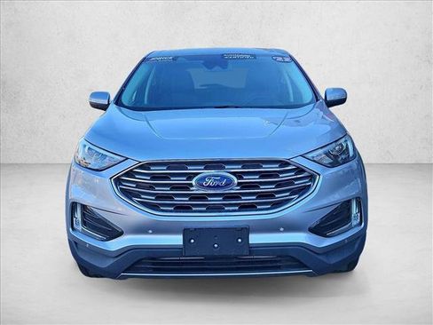 Used 2022 Ford Edge Titanium image 2