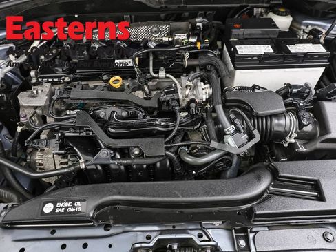 Used 2022 Toyota Corolla Cross XLE w/ Convenience Package AWD/4WD image 7