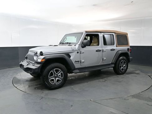 Used 2020 Jeep Wrangler Unlimited Sport AWD/4WD image 2
