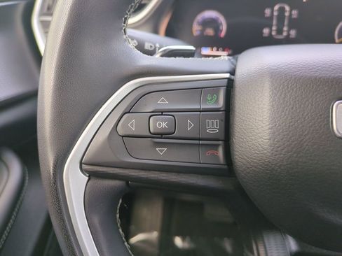 Used 2023 Jeep Grand Cherokee L Laredo image 18