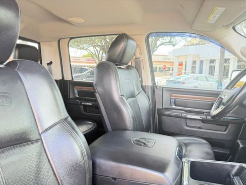 Used 2018 RAM 1500 Laramie w/ Convenience Group AWD/4WD image 18
